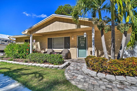 Seminole Home With Pool, 7 Minutes To Madeira Beach! - Renee 1