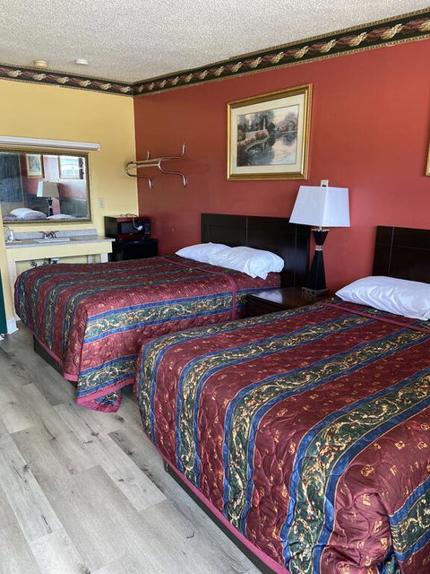 SHAROLYN MOTEL - Internet Find 1