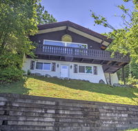 Ski-In and Ski-Out Cannon Mountain House with Deck