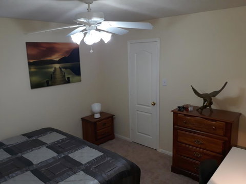 Spacious Home - Private Bed Room, Family / Game Room, Guest Office - Renee 0