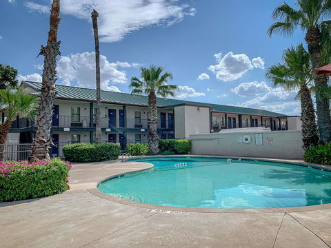 Studio 6 Laredo, Tx - North I-35 - Internet Find 0