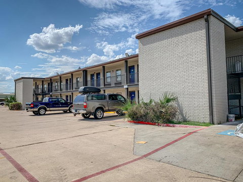 Studio 6 Laredo, Tx - North I-35 - Internet Find 2