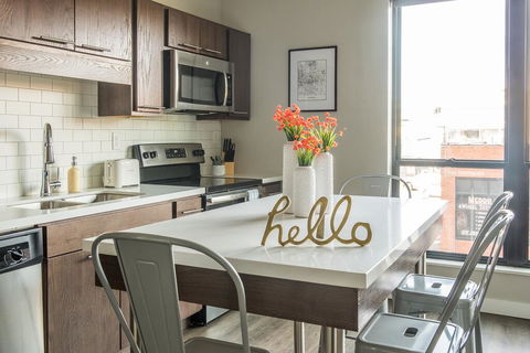 Studio And Suite Apts In Western Gateway By Frontdesk - Internet Find 3
