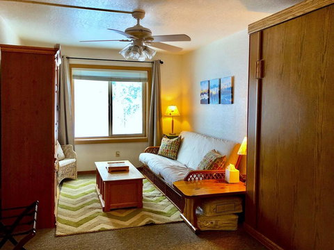 Sun Meadows 1 - 303A Hotel Style - Pet Friendly Condo - Renee 3