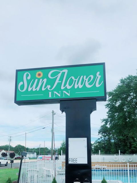 Sunflower Inn - Internet Find 3