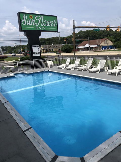 Sunflower Inn - Internet Find 0