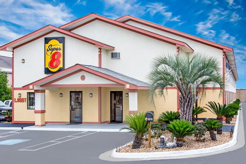 Super 8 By Wyndham Douglas - Renee 3