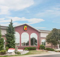 Super 8 by Wyndham West Branch