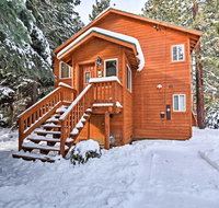 Tahoma Cabin with Hot Tub 5 Minutes From Ski Slopes