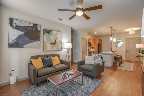 Texas Corporate Housing Solutions Professional Apt - Renee 0