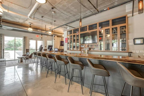 Texas Corporate Housing Solutions Professional Apt - Renee 2