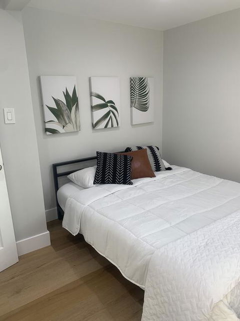 The Best Located 2BR In HB - 1 Block To Beach And Pier! - Renee 2