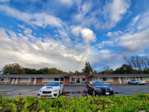 The Crossroads Motel - Internet Find 2