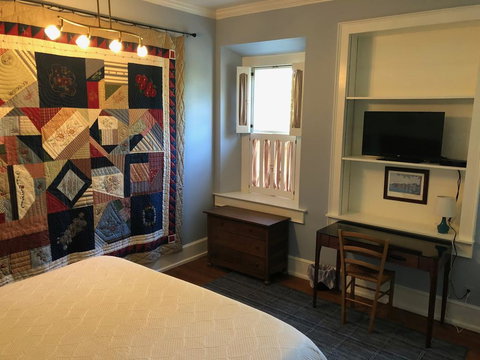 The Elizabethtown Inn - Internet Find 2