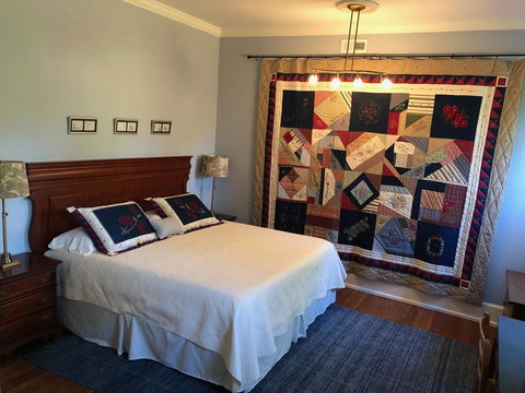 The Elizabethtown Inn - Internet Find 3