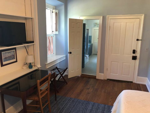 The Elizabethtown Inn - Internet Find 1