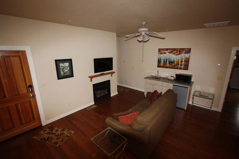 The Inn At Shasta Lake - Renee 3
