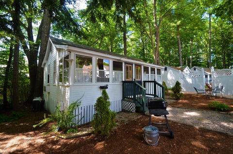 The Lake Winnipesaukee Cottage #8-9 - Renee 3