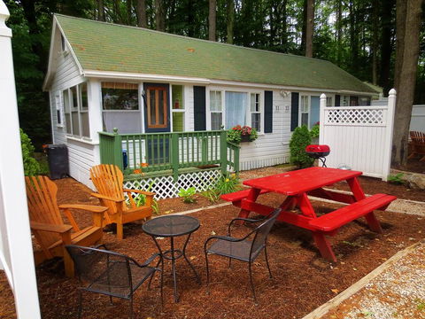 The Mt. Washington Lake Cottage #11 - Renee 0