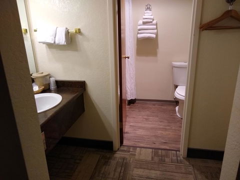 The Wilderness Inn - Renee 3