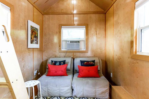 Tiny House - Renee 1