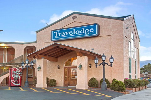 Travelodge By Wyndham Bishop - Swimm 0