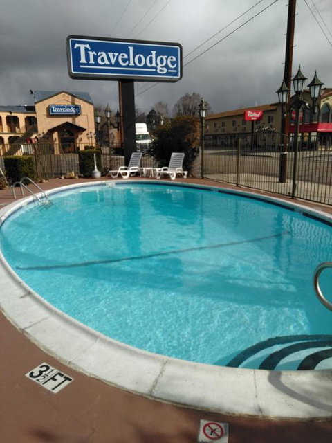 Travelodge By Wyndham Bishop - Swimm 3