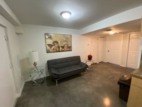 Triangle Suites - Internet Find 1