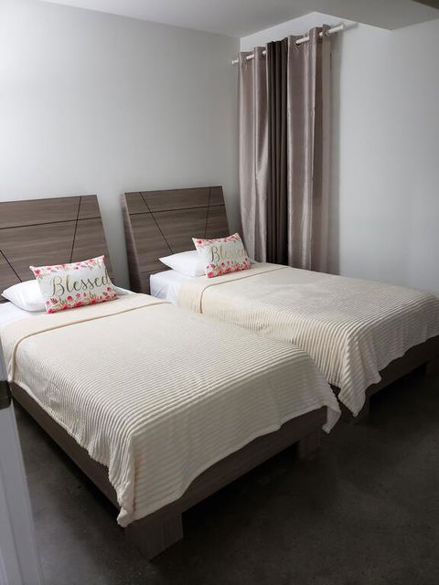 Triangle Suites - Internet Find 0