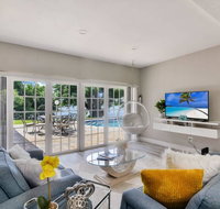 Tropical Lake House with Fishing - Minutes to beach