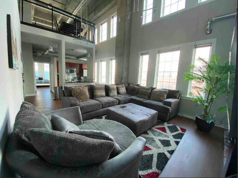 Tropical Luxury Loft - Atlantic Station - Internet Find 0
