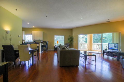 Two Bedroom At The Lakeside G&CC - Renee 1