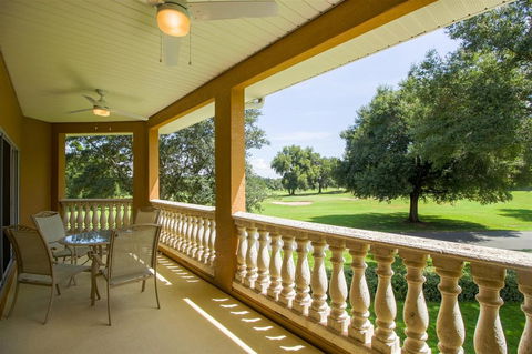 Two Bedroom At The Lakeside G&CC - Renee 3