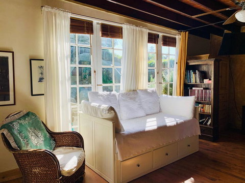 Under The Tuscan Sun Cottage In West Los Angeles - Renee 0