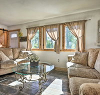 Updated Cabin - 3 Mi to Yellowstone Bear World