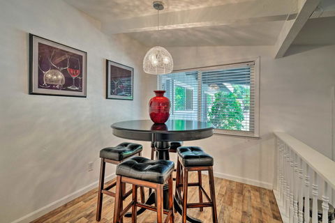 Updated Jamestown Home, Walk To Downtown! - Internet Find 1