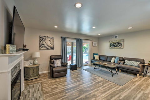 Updated Sacramento Home With Grill, Patio, And Pool! - Internet Find 3