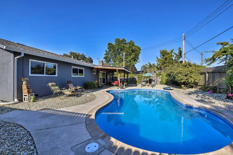 Updated Sacramento Home With Grill, Patio, And Pool! - Internet Find 1
