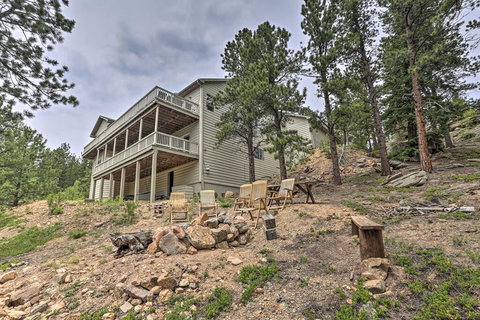 Upscale Mountain-View Manor With Deluxe Deck! - Renee 2
