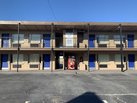 Uptown Greenville Hotel - Renee 2