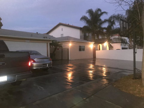 Valley Village/Studio City Guest House - Renee 2