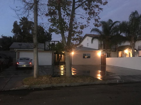 Valley Village/Studio City Guest House - Renee 1