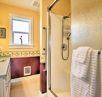 Waldport Townhome with Dog Run on Alsea Bay