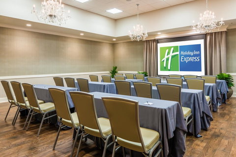 Holiday Inn Express Fairhope - Point Clear - Renee 8