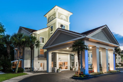 Holiday Inn Express Fairhope - Point Clear - Renee 0