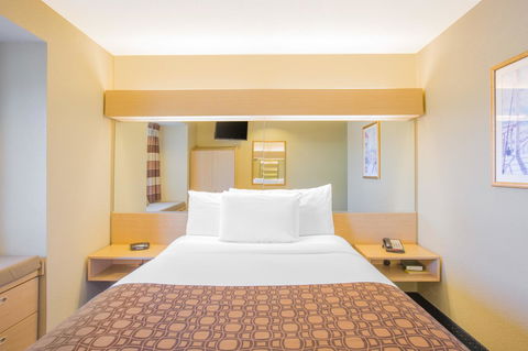 Microtel Inn & Suites By Wyndham Albertville - Renee 30