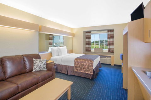 Microtel Inn & Suites By Wyndham Albertville - Renee 17