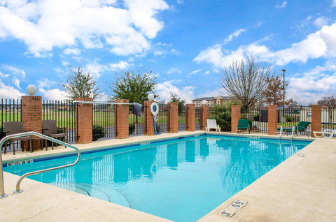 Sleep Inn & Suites East Chase - Renee 19