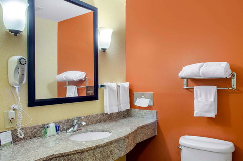 Sleep Inn & Suites East Chase - Renee 9