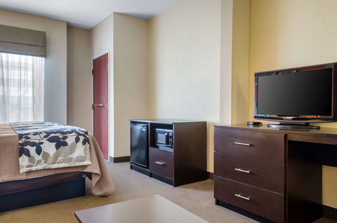 Sleep Inn & Suites East Chase - Renee 34